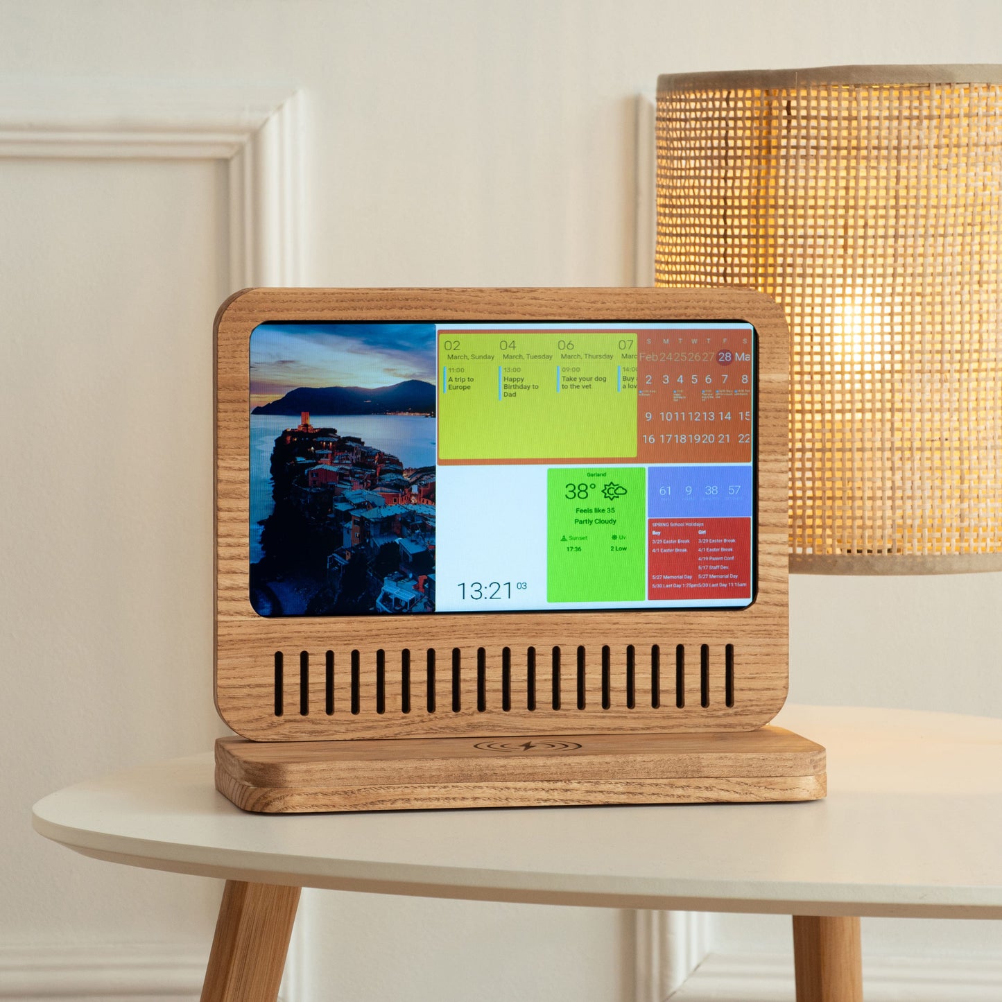 Smart Home Organizer – Smart Photo Frame & Info Hub