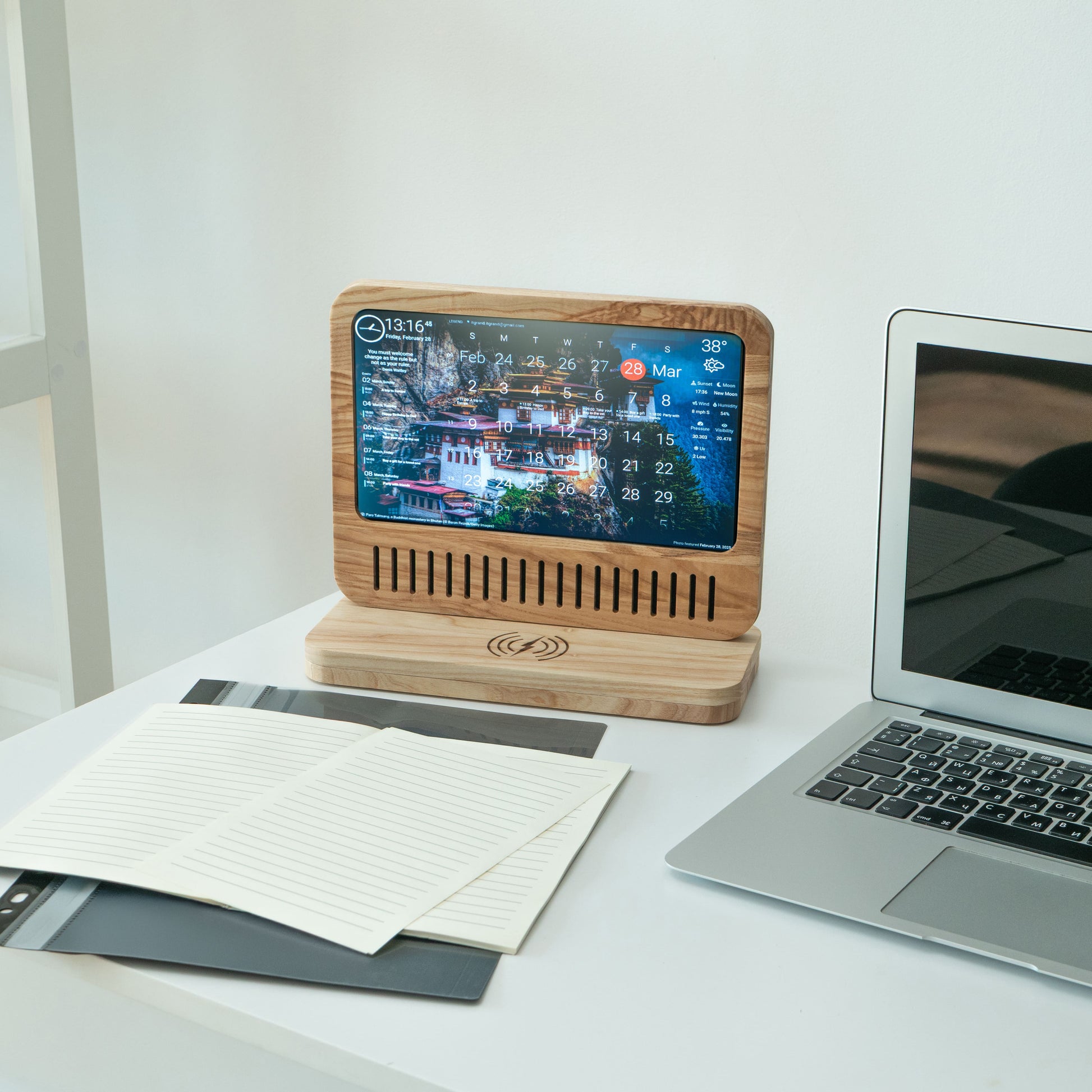 Home Info Displays – Smart Family Dashboards - Pixel Top Tech